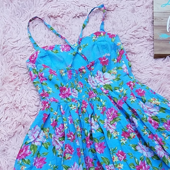 I LOVE H81 Dress Light Blue Pleats Floral Criss Cross Back Size Medium - Picture 4 of 7